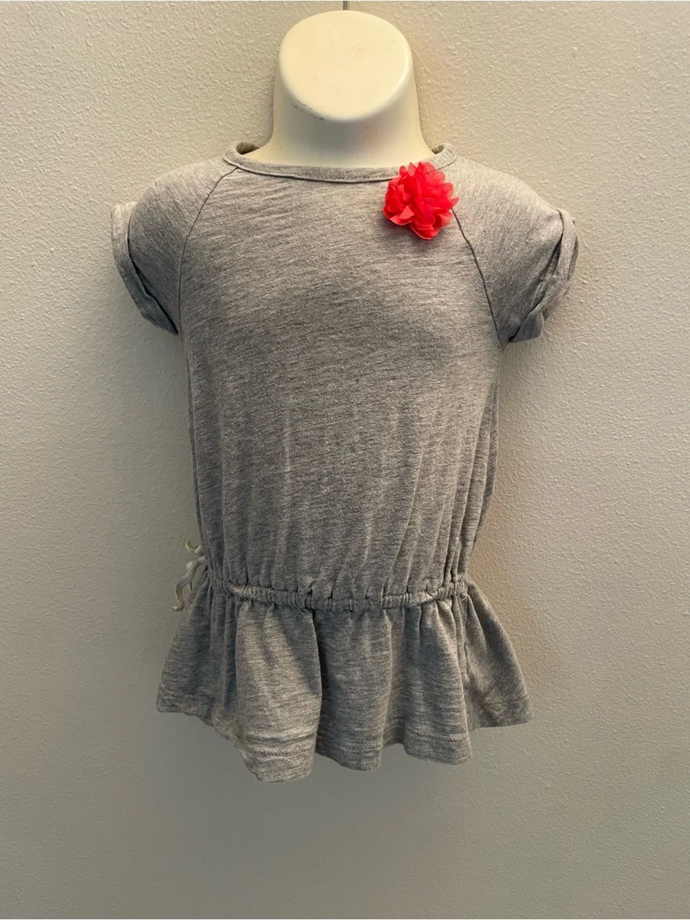 🪶Oshkosh B’gosh Girls' Heather Gray Tunic with Pink Flower Accent